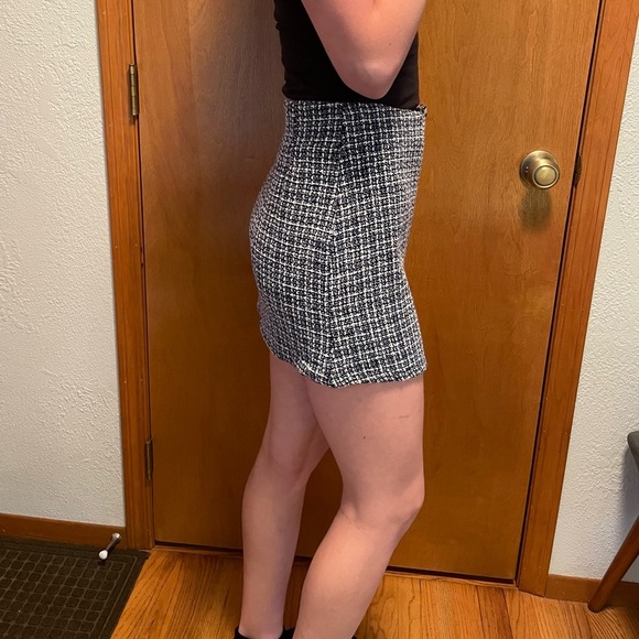 Milk&Honey Blue Mini Skirt Small Women’s - Picture 10 of 12